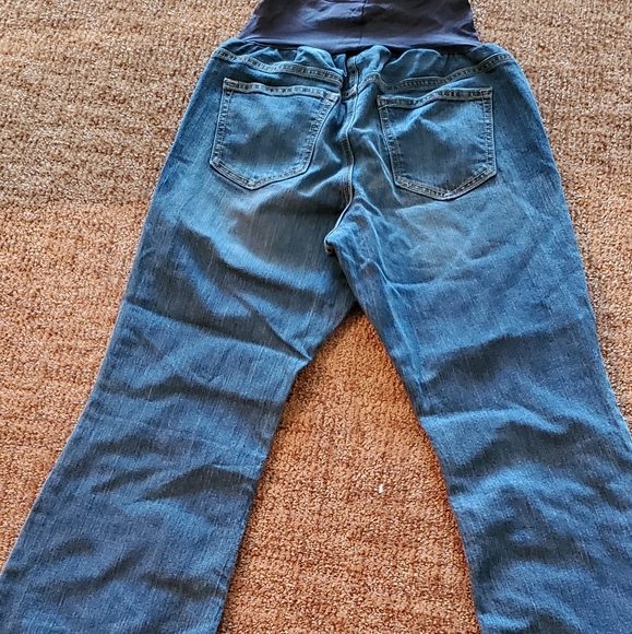 🎉🎉HP🎉🎉Old Navy Maternity Flare Jeans - Picture 4 of 5